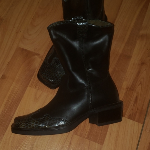 Boots European size 30 us 12.5 - Picture 2 of 5